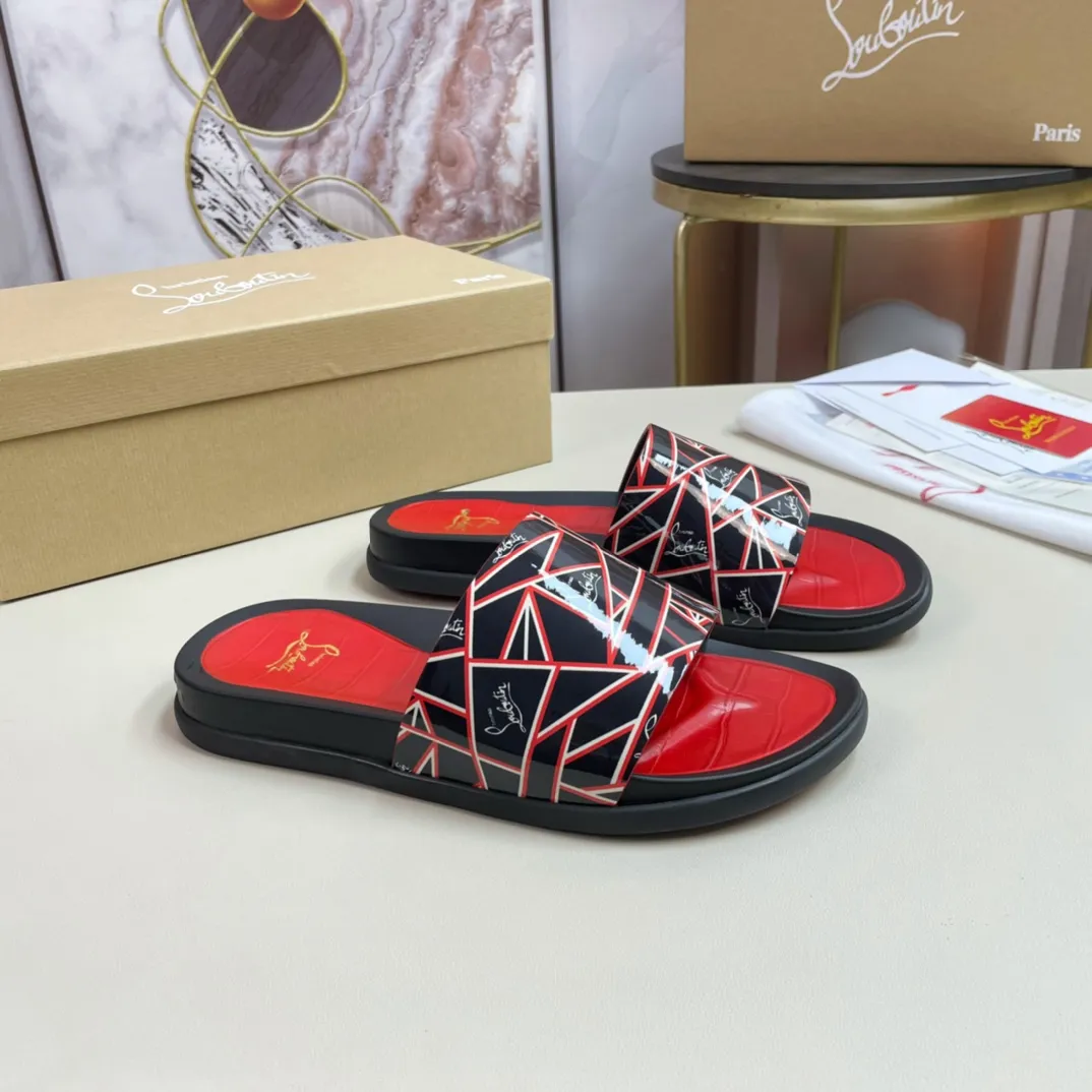 [CL red sole shoes] P: 300💰 size 38-45 Men's classic slippers, made on the official website 1:1, the original factory specializes in original materials ➖ OEM 3D printing pattern production ➖ Ultra-light non-slip outsole. Super fashionable and super comfortable, handsome on the feet, a must-have for men in summer! !
